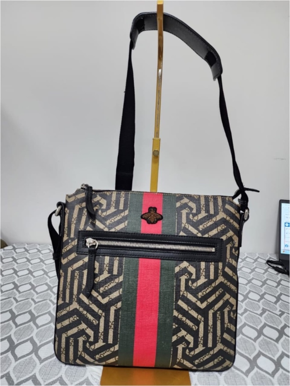 Authentic Gucci GG Supreme Caleido Web Messenger Black/Beige